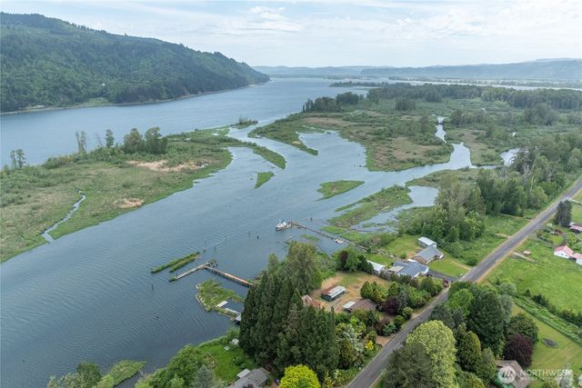 369 E Birnie Slough Road, Cathlamet, WA 98612