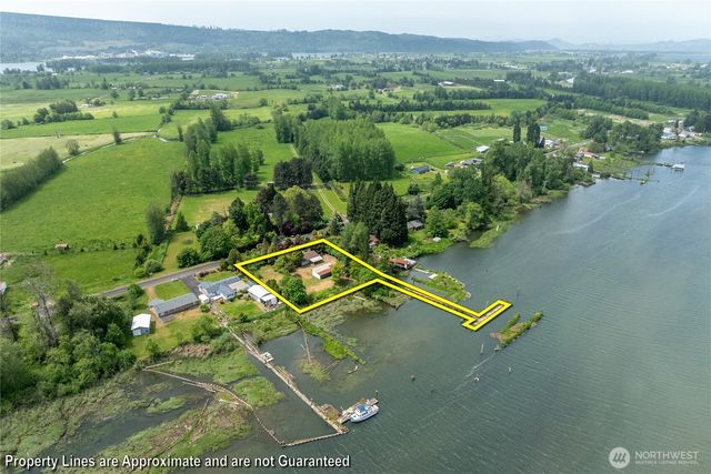369 E Birnie Slough Road, Cathlamet, WA 98612