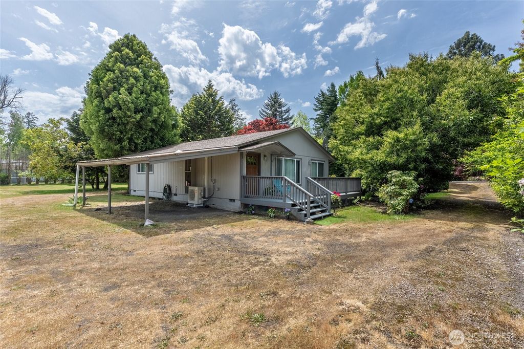 369 E Birnie Slough Road, Cathlamet, WA 98612