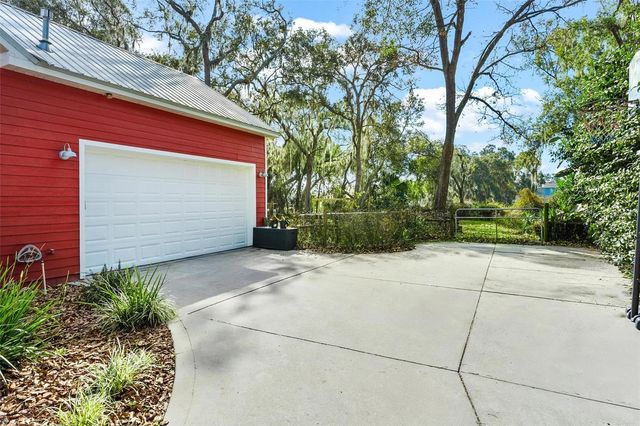 10616 POE STREET, Leesburg, FL 34788