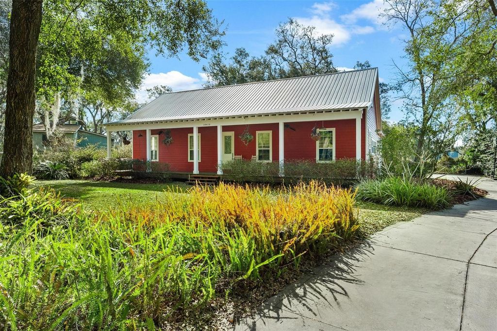 Image 2 of property listing at 10616 POE STREET, Leesburg, FL 34788