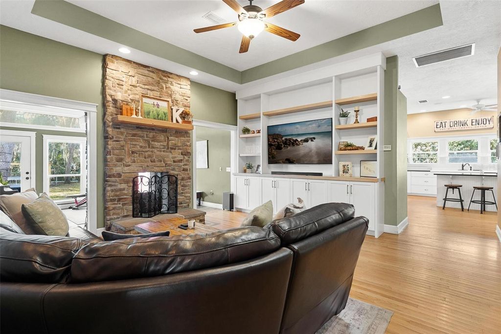 Image 12 of property listing at 10616 POE STREET, Leesburg, FL 34788