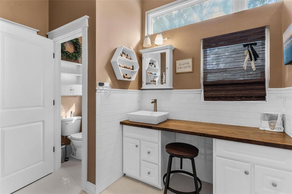 Image 33 of property listing at 10616 POE STREET, Leesburg, FL 34788