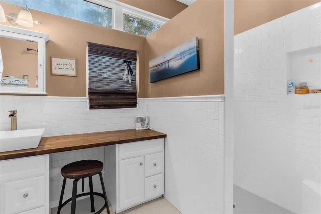 Image 35 of property listing at 10616 POE STREET, Leesburg, FL 34788