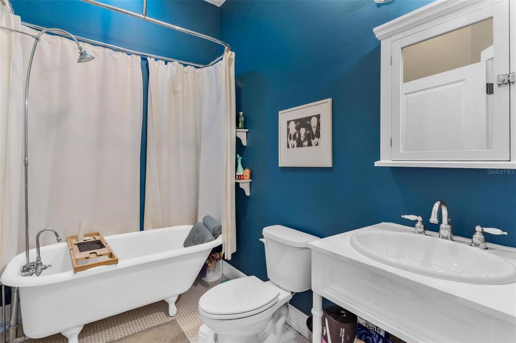 Image 40 of property listing at 10616 POE STREET, Leesburg, FL 34788