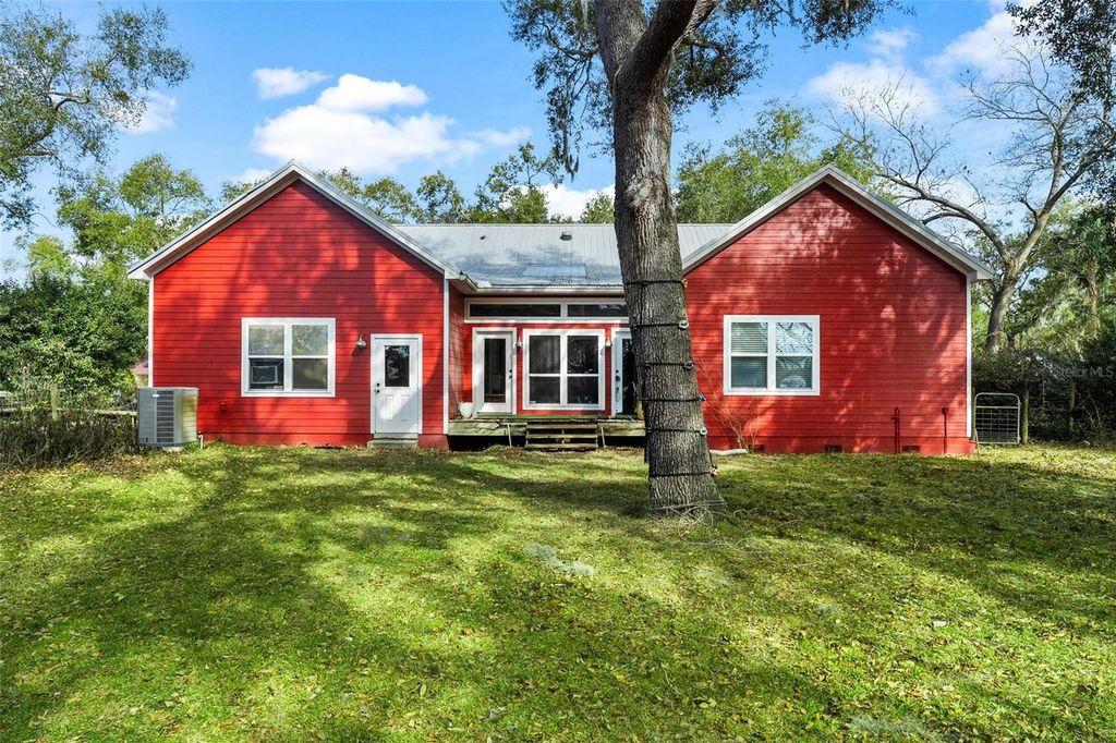 Image 45 of property listing at 10616 POE STREET, Leesburg, FL 34788