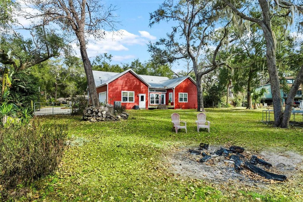 Image 46 of property listing at 10616 POE STREET, Leesburg, FL 34788