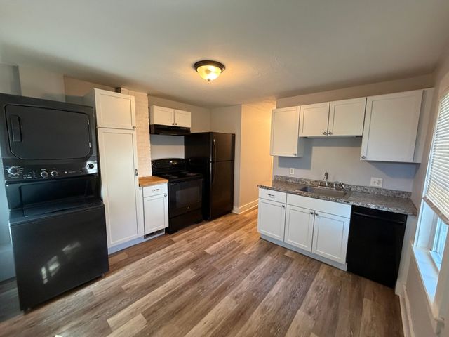 32 Broad A, Medway, MA 02053