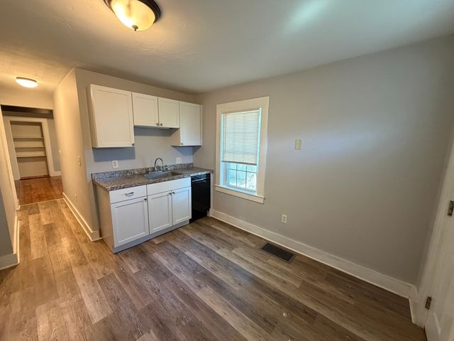 32 Broad A, Medway, MA 02053