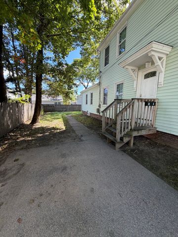 32 Broad A, Medway, MA 02053