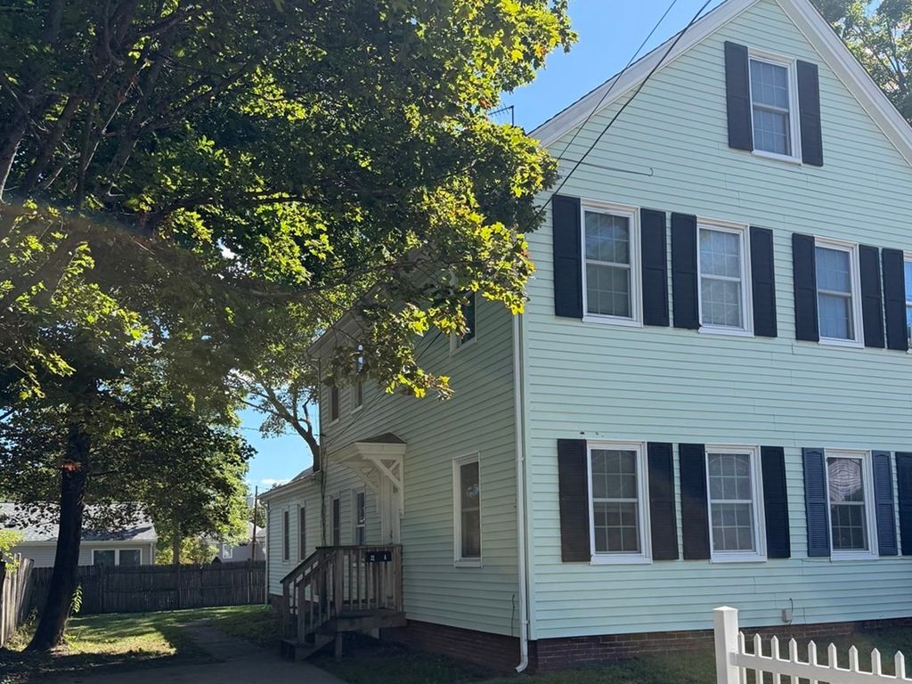 32 Broad A, Medway, MA 02053