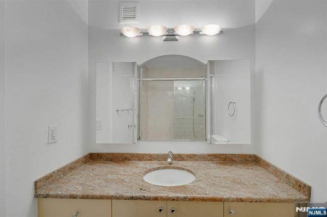 1600 Parker Avenue 5G, Fort Lee, NJ 07024