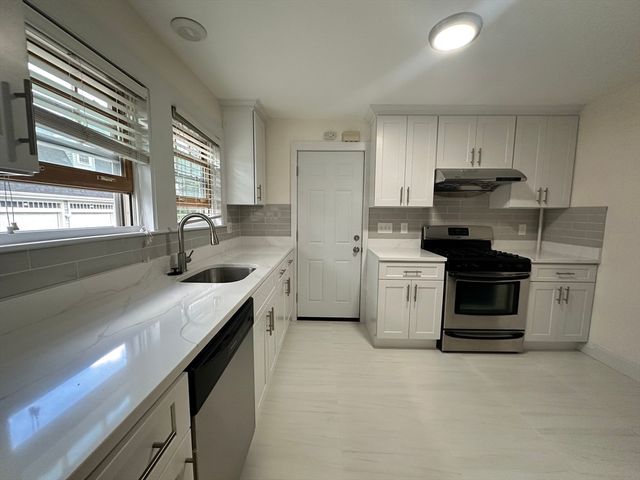 83 Quincy Shore Dr 1, Quincy, MA 02171