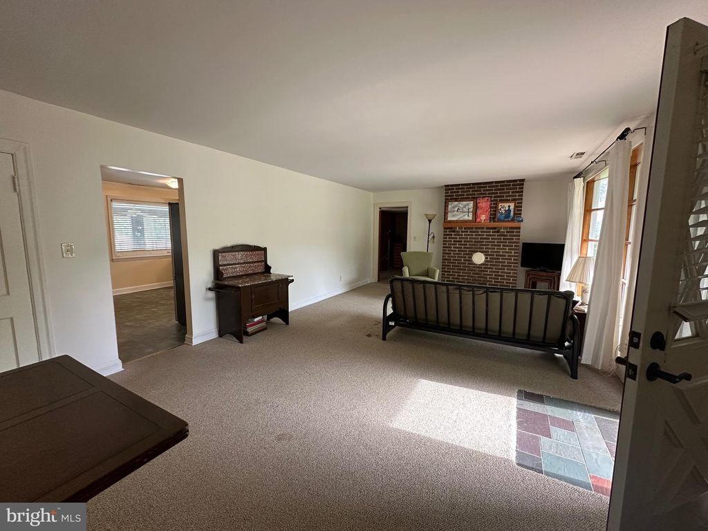 Image 15 of property listing at 705 S 2ND ST, Denton, MD 21629