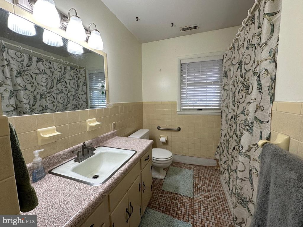 Image 26 of property listing at 705 S 2ND ST, Denton, MD 21629
