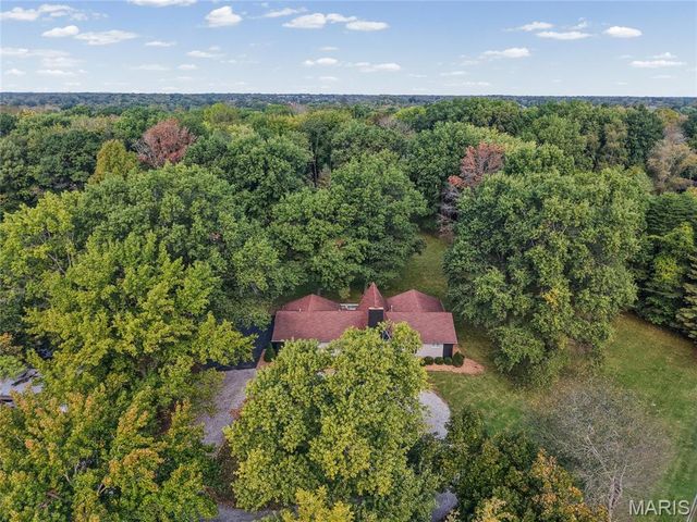 1935 Lebanon Avenue, Belleville, IL 62221