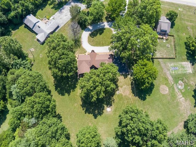 1935 Lebanon Avenue, Belleville, IL 62221