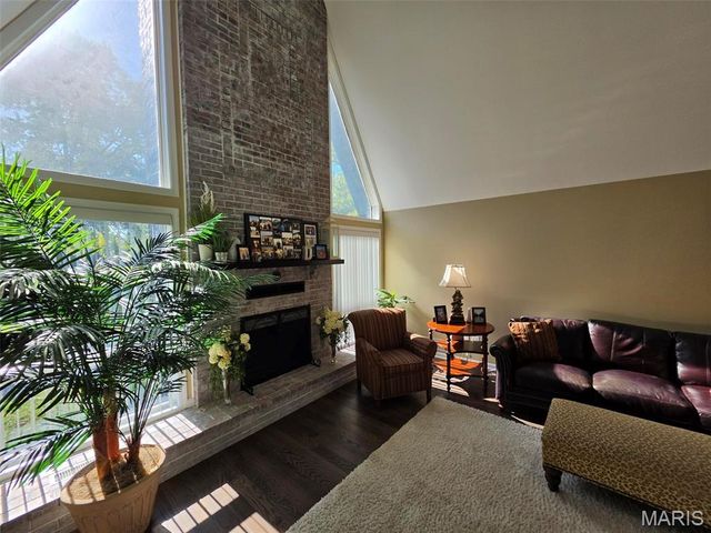 1935 Lebanon Avenue, Belleville, IL 62221