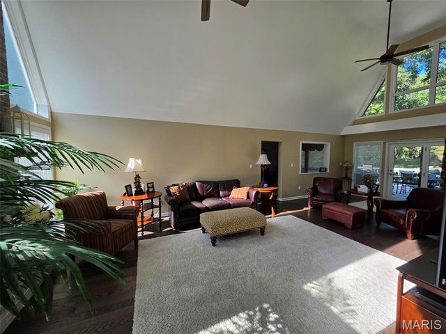 1935 Lebanon Avenue, Belleville, IL 62221