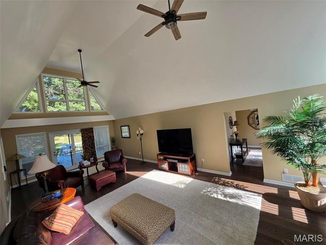 1935 Lebanon Avenue, Belleville, IL 62221