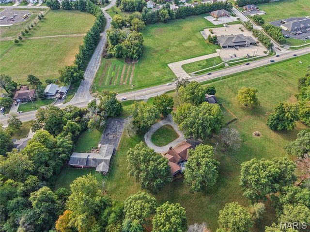1935 Lebanon Avenue, Belleville, IL 62221