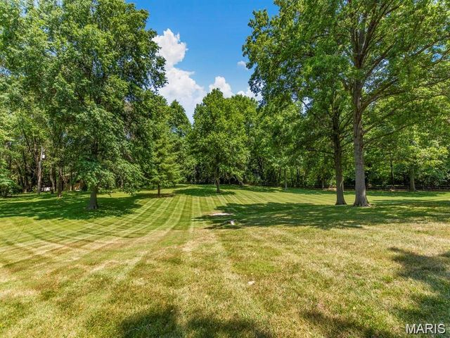1935 Lebanon Avenue, Belleville, IL 62221