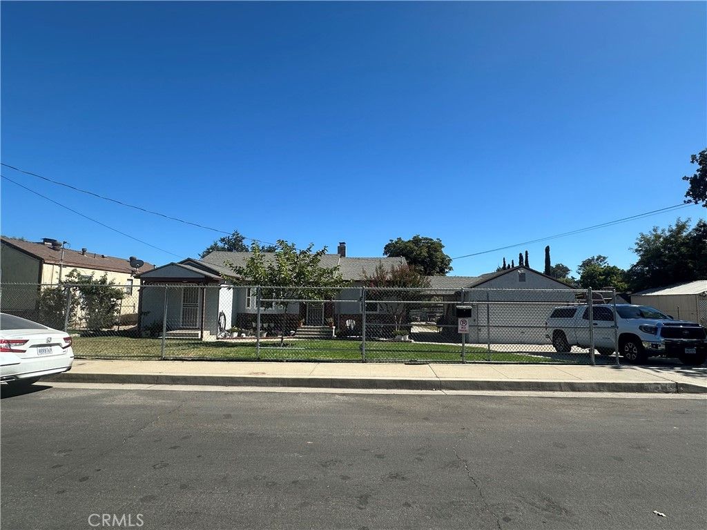 11112 Longford, Sylmar, CA 91342
