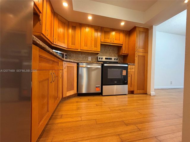 2025 NE 164th Street 1015, North Miami Beach, FL 33162