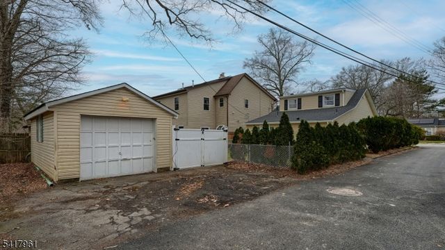 37 South Rd, Wayne Twp., NJ 07470