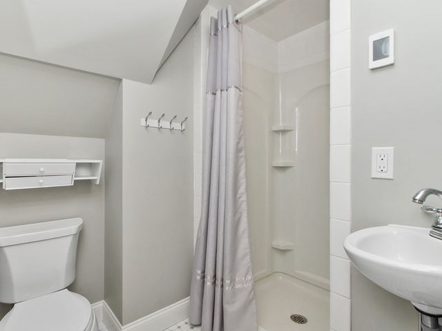 29 Ash Street, Waltham, MA 02453