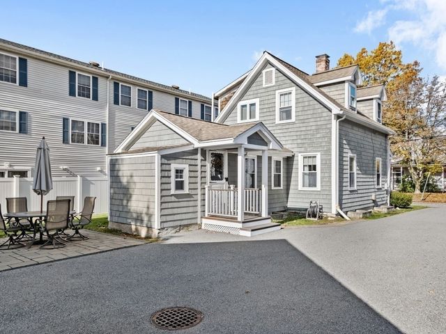 29 Ash Street, Waltham, MA 02453