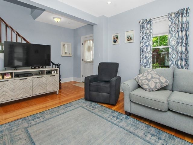 29 Ash Street, Waltham, MA 02453