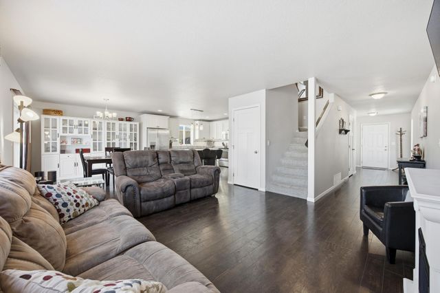 1504 36th Avenue S, Moorhead, MN 56560