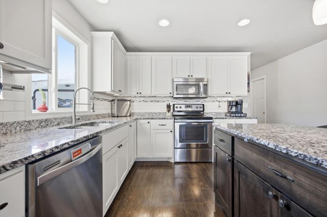 1504 36th Avenue S, Moorhead, MN 56560