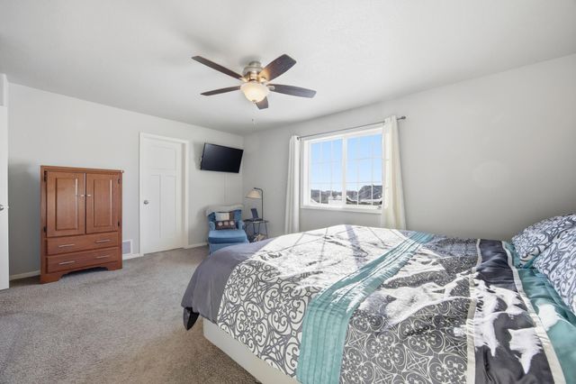 1504 36th Avenue S, Moorhead, MN 56560