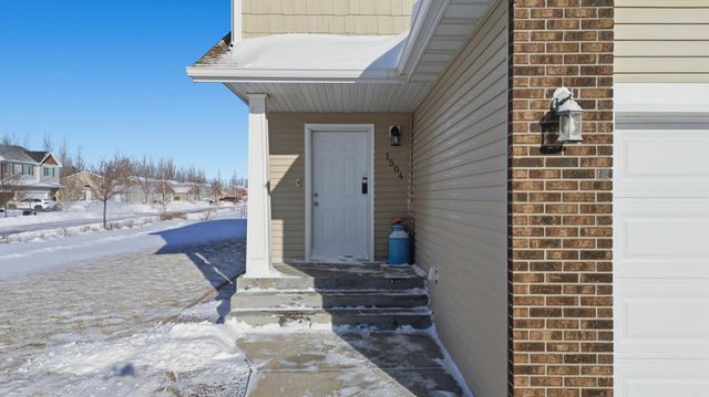 1504 36th Avenue S, Moorhead, MN 56560