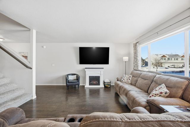 1504 36th Avenue S, Moorhead, MN 56560