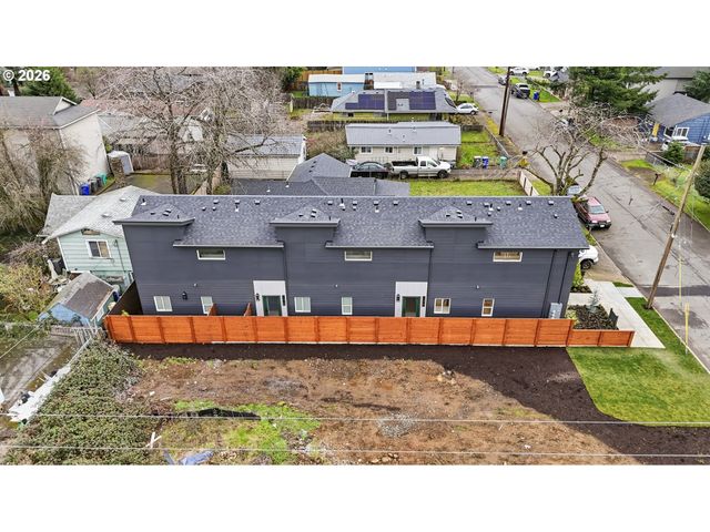 11717 Se ASH St, Portland, OR 97216