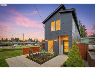 11717 Se ASH St, Portland, OR 97216