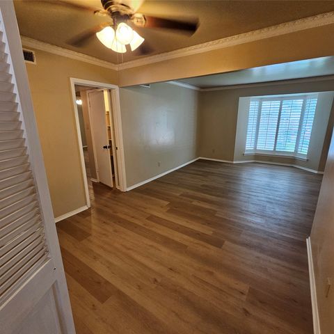 6033 Sandhurst Lane D, Dallas, TX 75206