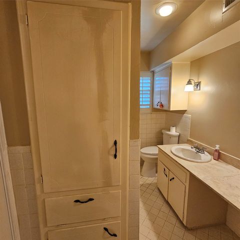 6033 Sandhurst Lane D, Dallas, TX 75206