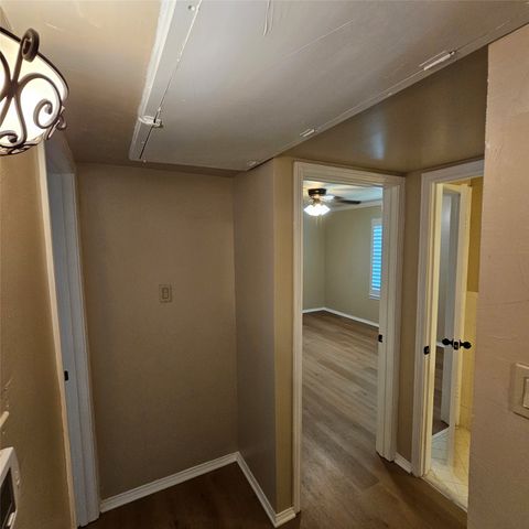 6033 Sandhurst Lane D, Dallas, TX 75206