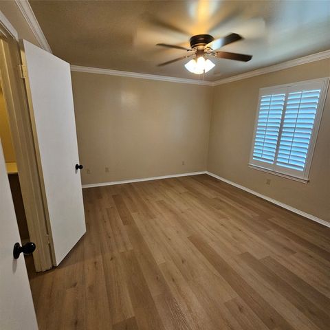 6033 Sandhurst Lane D, Dallas, TX 75206