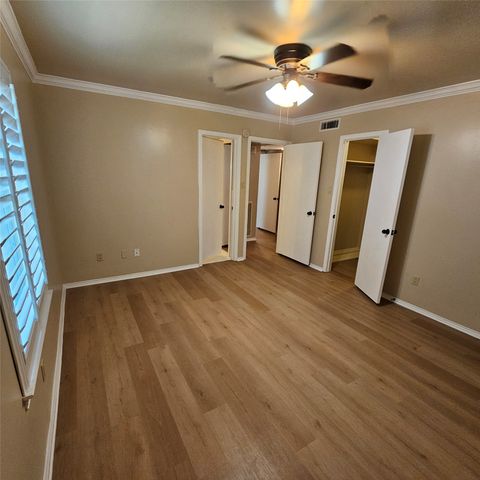 6033 Sandhurst Lane D, Dallas, TX 75206