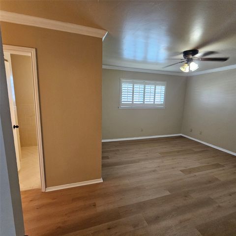 6033 Sandhurst Lane D, Dallas, TX 75206