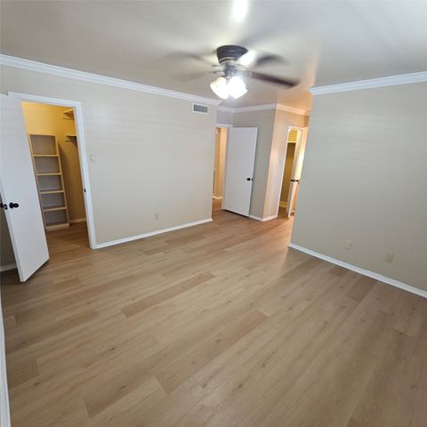 6033 Sandhurst Lane D, Dallas, TX 75206