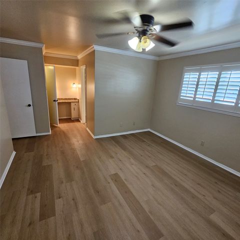 6033 Sandhurst Lane D, Dallas, TX 75206