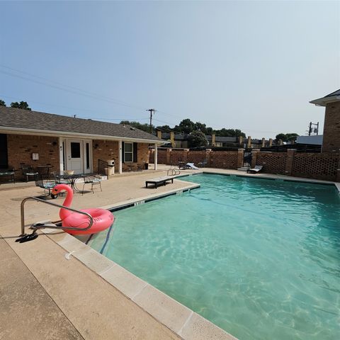 6033 Sandhurst Lane D, Dallas, TX 75206