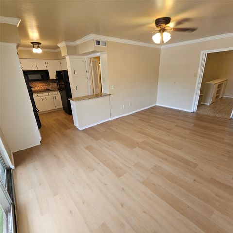 6033 Sandhurst Lane D, Dallas, TX 75206