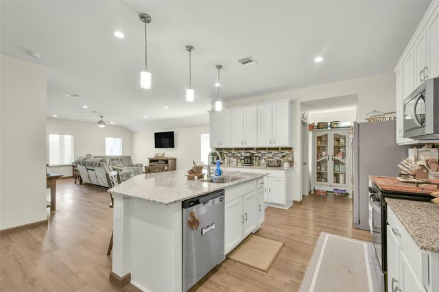 9621 Wall Street, Texas City, TX 77591
